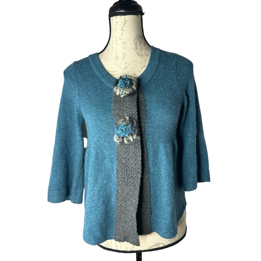 ANTHROPOLOGIE Field Flower Blue Snap Flower Peplum Cardigan Sweater Womens Small